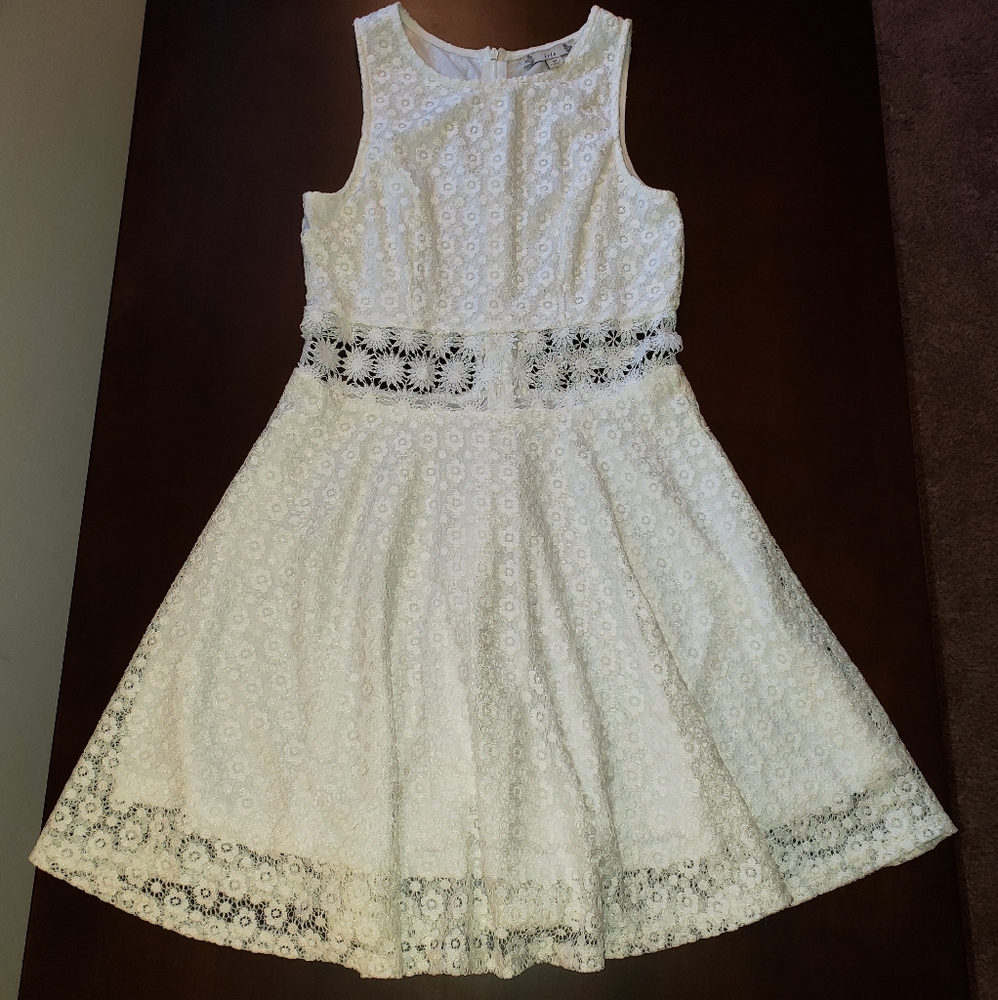 Dress - Picture 2 of 2